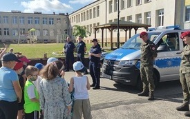 2021061_policja_w_szkole_07