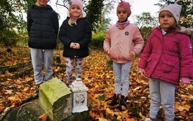 20211104_cmentarz_Mielenko_szkola (3)