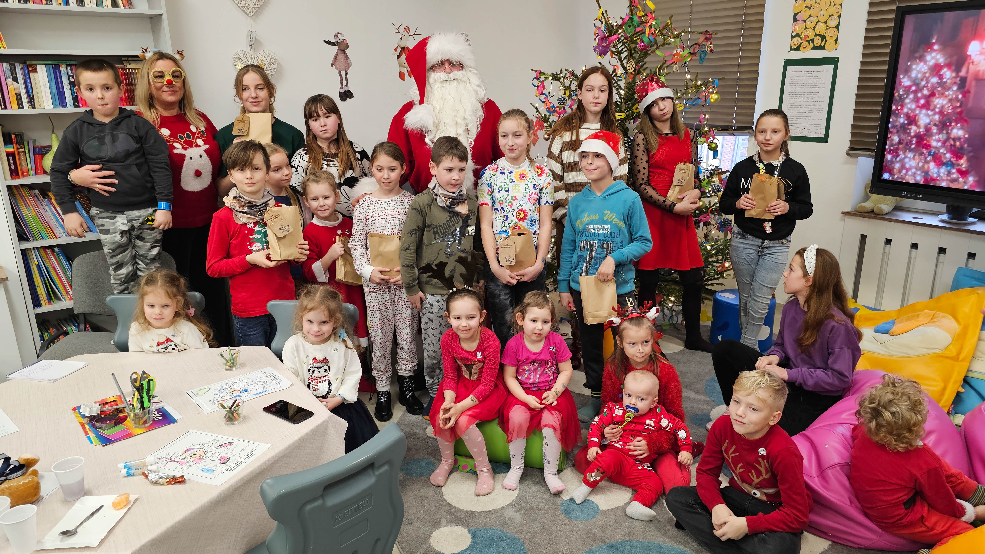 20231211mikołajki_po_sąsiedzku
