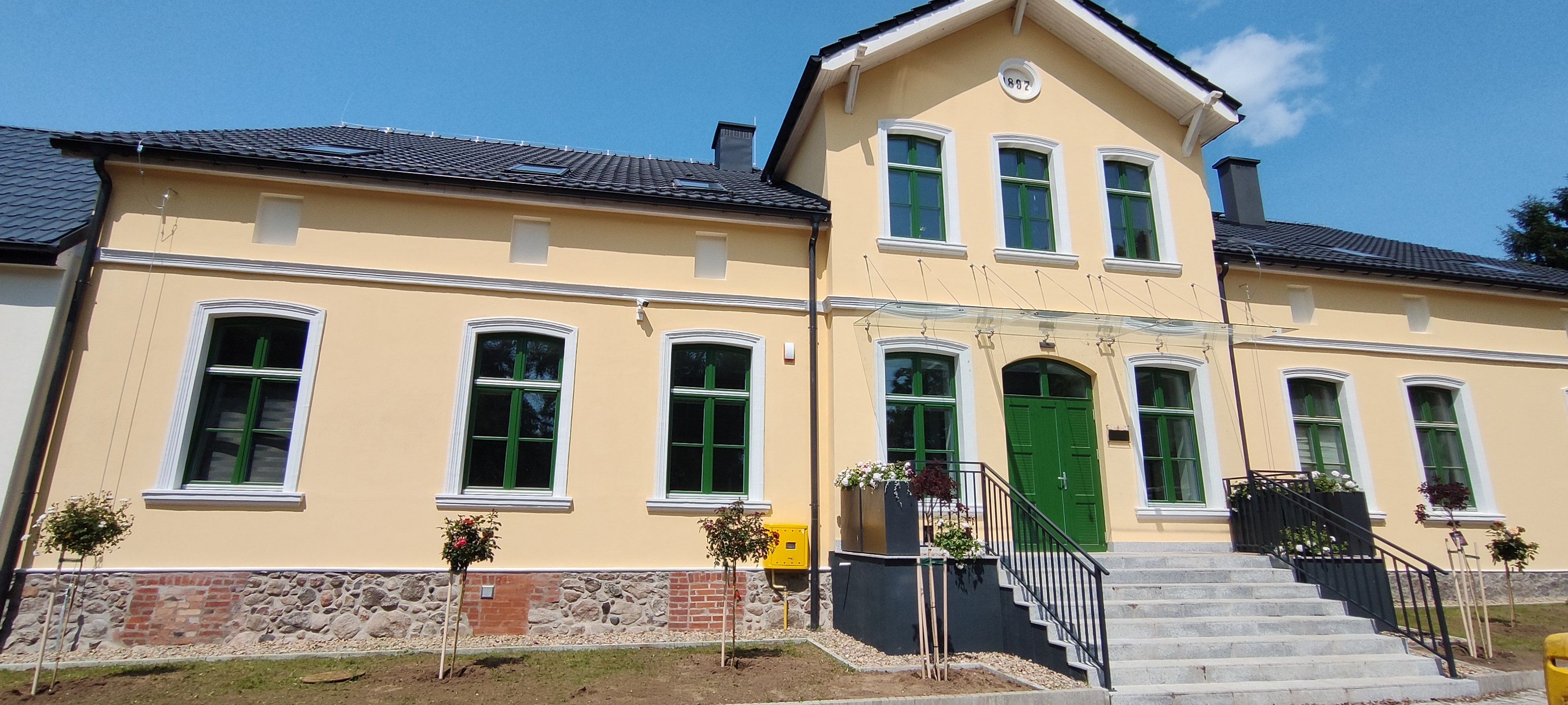 Dw&oacute;r_Przytoń