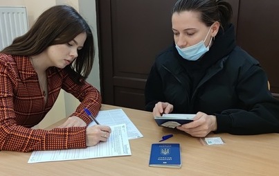 Zdjęcie do Ruszyła procedura nadawania numer&oacute;w PESEL uchodźcom z Ukrainy