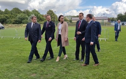 Zdjęcie do Premier spotkał się z samorządowcami w Ostrowicach