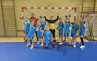 Zdjęcie do Szczypiornistki z UKS Sportowiec Mielenko Drawskie przystąpiły do rozgrywek ZPRP