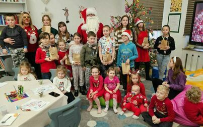 Zdjęcie do W Dziennej Plac&oacute;wce Wsparcia w Drawsku Pomorskim zorganizowane zostały "Mikołajki po sąsiedzku"
