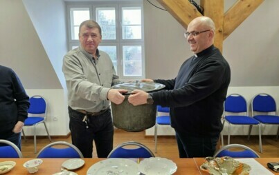 Zdjęcie do Do magazynu solnego w Drawsku Pomorskim została przekazana porcelana 