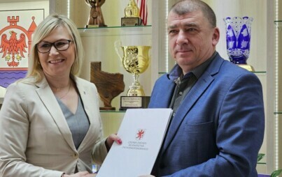 Zdjęcie do Umowa o dofinansowanie projektu pn.: &bdquo;Dobry start w przyszłość - wsparcie uczni&oacute;w w Szkole Podstawowej nr 1 w Drawsku Pomorskim&rdquo; została podpisana.