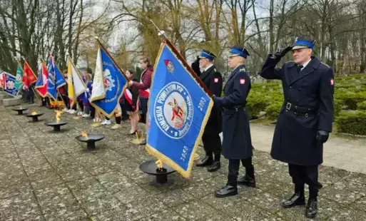 Zdjęcie do 80. rocznica walk o Ziemię Drawską. Uroczystości na drawskim cmentarzu