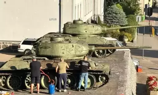 Zdjęcie do Pomnik drawskich czołg&oacute;w - renowacja 