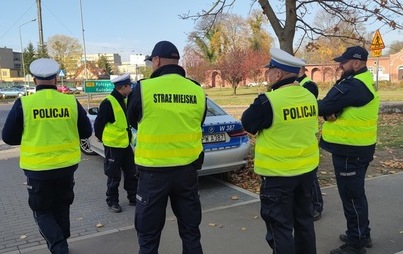 Zdjęcie do Działania służb w pobliżu cmentarza w dniu 1 listopada 