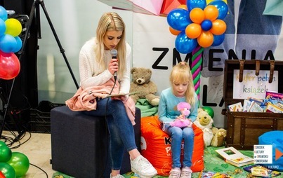 Zdjęcie do &bdquo;SOBOTNIE PRZEDPOŁUDNIE- CZYTANIE CZY PRANIE?&rsquo; flashmob czytelniczy