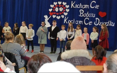 Zdjęcie do Dzień Babci i Dziadka w Szkole w Mielenku