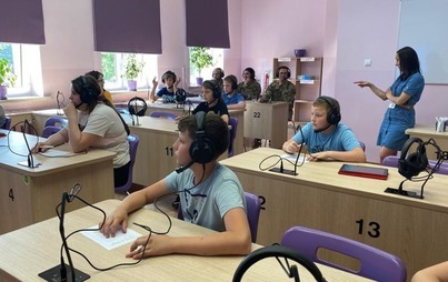 Zdjęcie do Interaktywna lekcja angielskiego z żołnierzami amerykańskimi w szkole w Mielenku