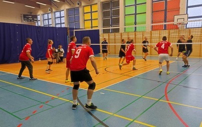 Zdjęcie do Turniej piłki siatkowej strażak&oacute;w z powiatu drawskiego