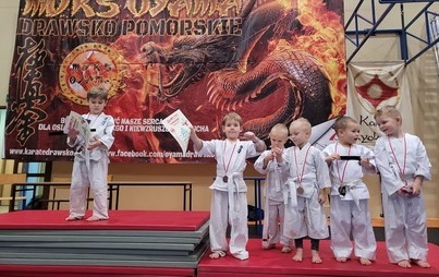 Zdjęcie do Mikołajki i Mikołajkowy Turniej Karate Kyokushin w MUKS OYAMA Drawsko Pomorskie