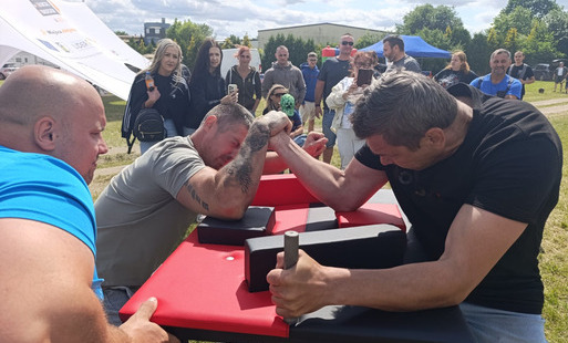 Zdjęcie do Siłowanie na rękę i wyciskanie ketla 